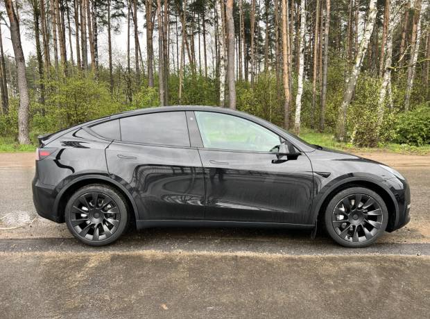 Tesla Model Y I