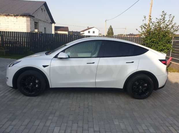 Tesla Model Y I