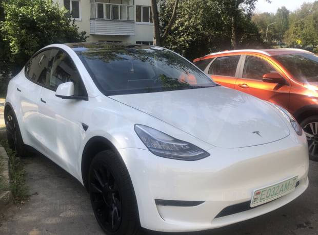 Tesla Model Y I