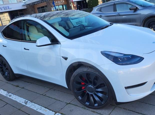 Tesla Model Y I