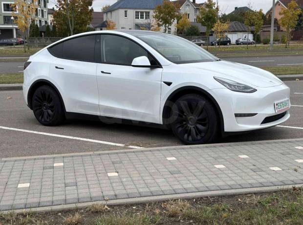 Tesla Model Y I