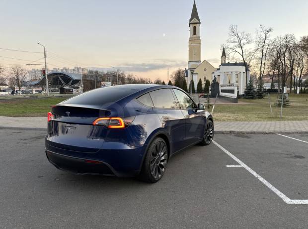 Tesla Model Y I