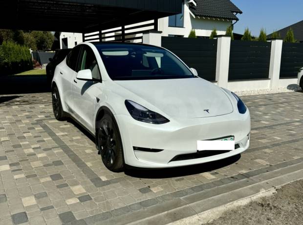 Tesla Model Y I