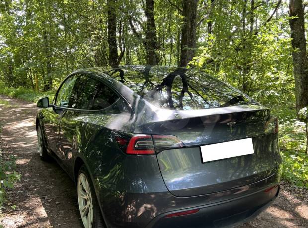 Tesla Model Y I