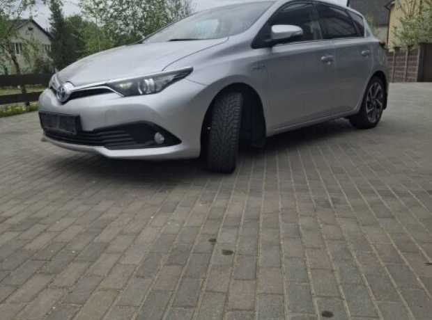 Toyota Auris II (E180)  Рестайлинг, 2016, пробег 201000 км