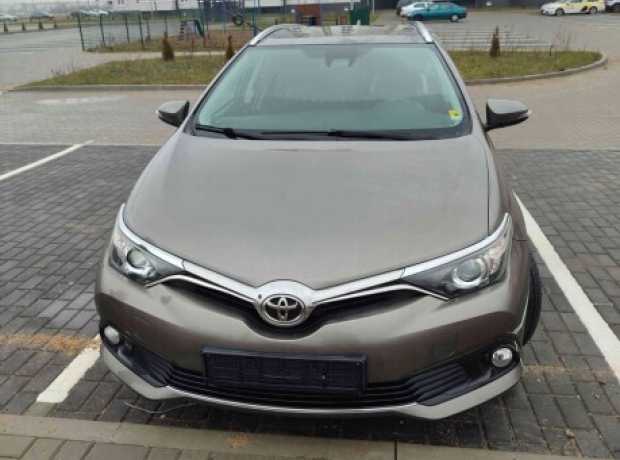 Toyota Auris II (E180)  Рестайлинг, 2017, пробег 105000 км