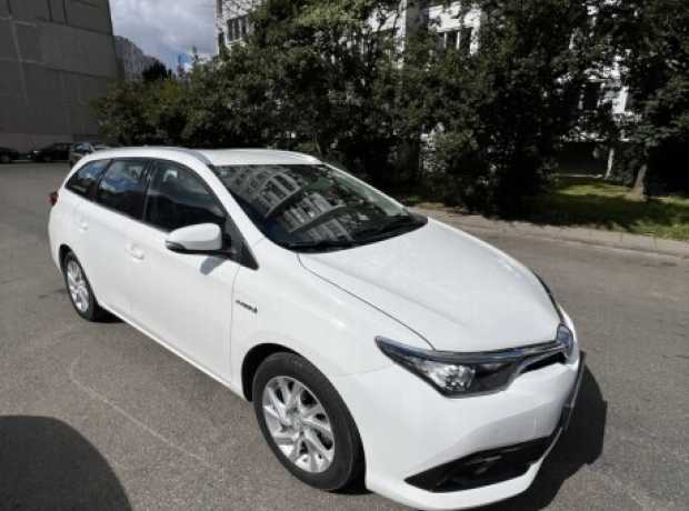 Toyota Auris II (E180)  Рестайлинг, 2018, пробег 235000 км