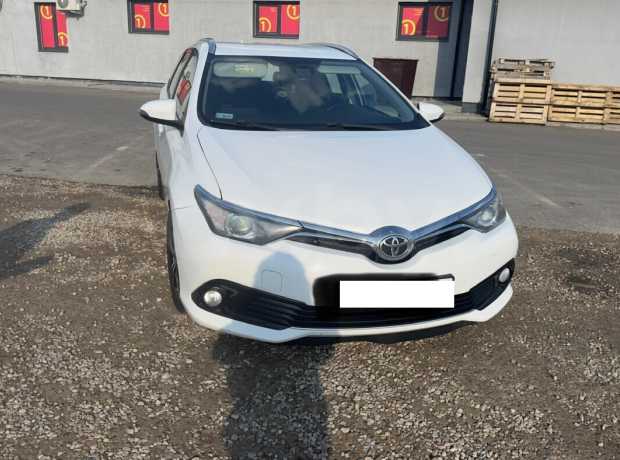 Toyota Auris II (E180) Рестайлинг