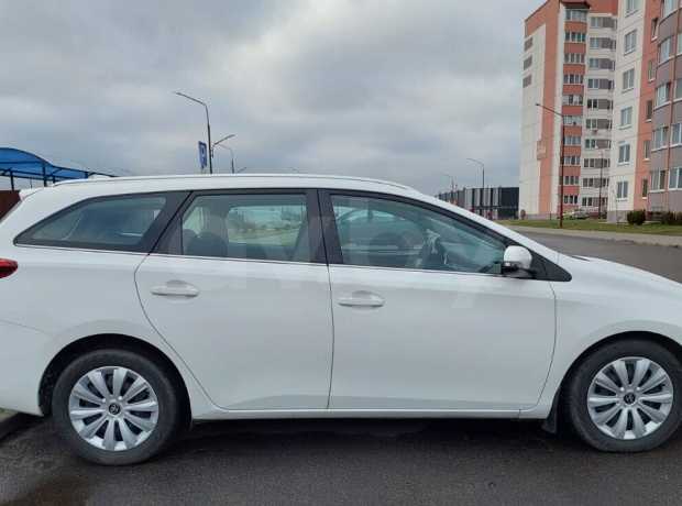 Toyota Auris II (E180) Рестайлинг