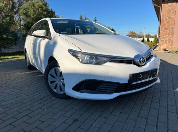 Toyota Auris II (E180) Рестайлинг