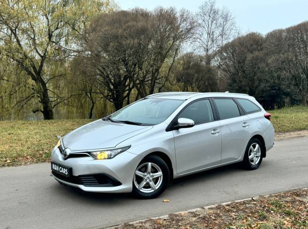 Toyota Auris II (E180) Рестайлинг