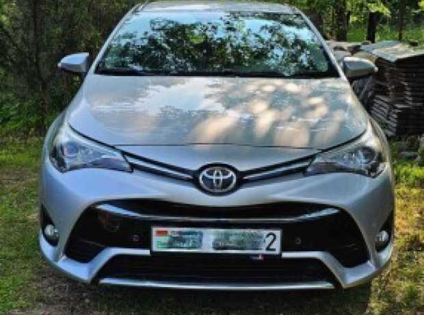 Toyota Avensis III (T270)  2-й рестайлинг, 2015, пробег 208000 км
