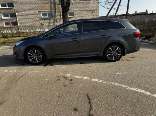 Toyota Avensis III (T270)  2-й рестайлинг, 2015, пробег 226000 км