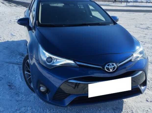 Toyota Avensis III (T270)  2-й рестайлинг, 2015, пробег 242378 км