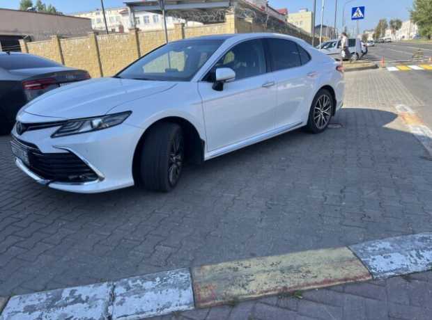 Toyota Camry XV70  Рестайлинг, 2023, пробег 25000 км