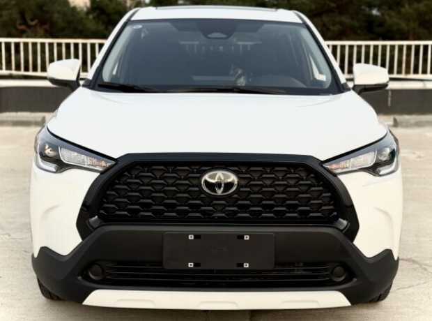 Toyota Corolla Cross , 2025, пробег 1005 км