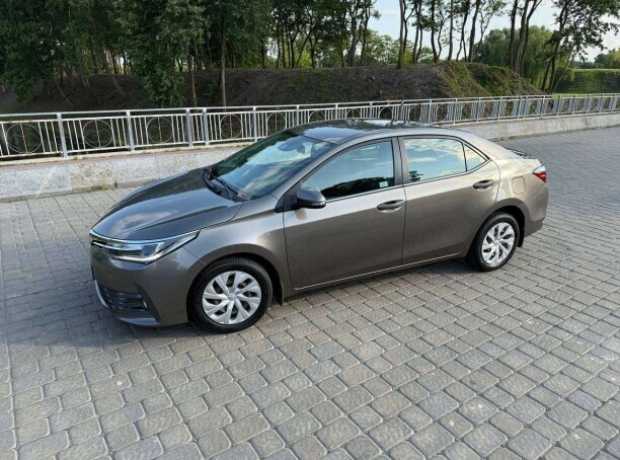 Toyota Corolla XI (E170)  Рестайлинг, 2016, пробег 136000 км