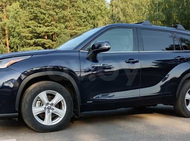 Toyota Highlander IV (XU70)