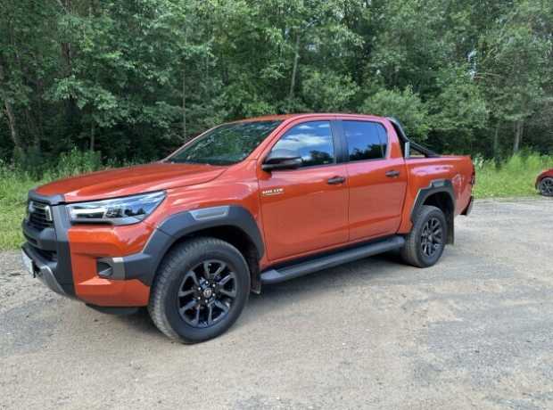 Toyota Hilux VIII (AN120)  Рестайлинг, 2023, пробег 27000 км
