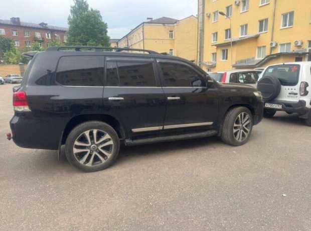 Toyota Land Cruiser J200  2-й рестайлинг, 2015, пробег 140000 км