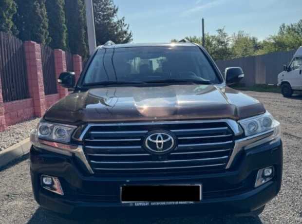 Toyota Land Cruiser J200  2-й рестайлинг, 2015, пробег 300000 км