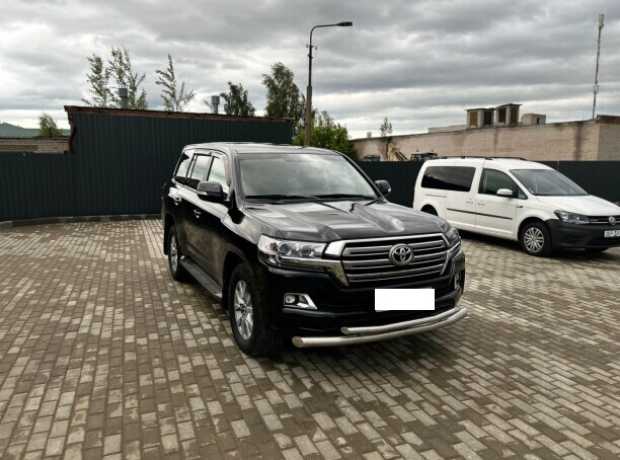 Toyota Land Cruiser J200  2-й рестайлинг, 2015, пробег 380000 км
