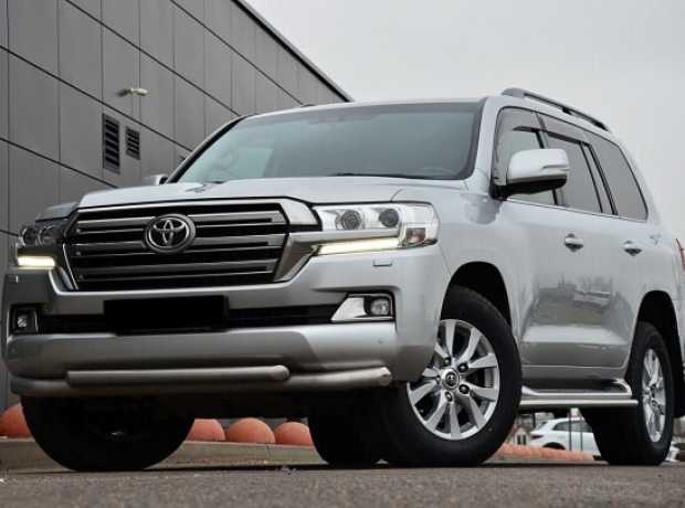 Toyota Land Cruiser J200  2-й рестайлинг, 2016, пробег 175500 км
