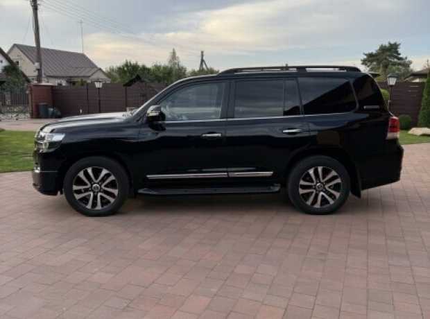 Toyota Land Cruiser J200  2-й рестайлинг, 2018, пробег 170000 км