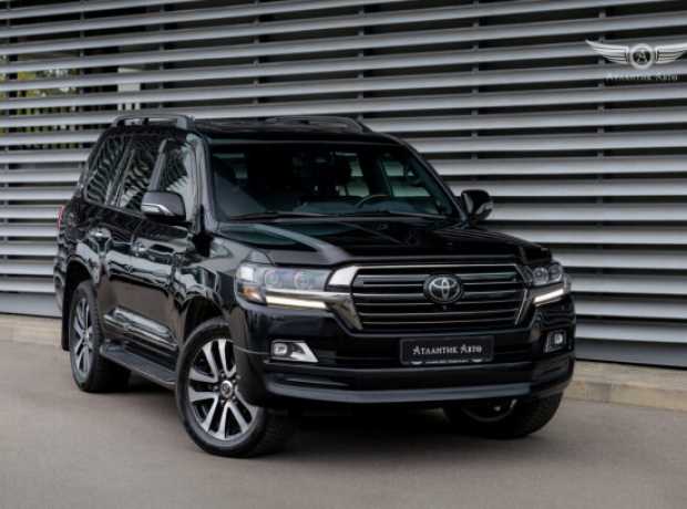 Toyota Land Cruiser J200  2-й рестайлинг, 2018, пробег 228000 км