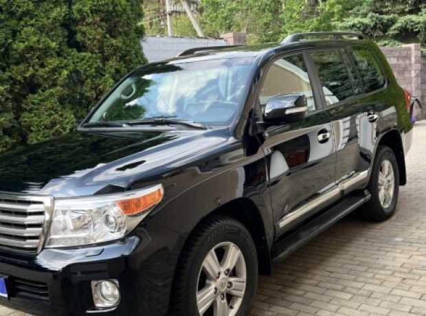Toyota Land Cruiser J200  Рестайлинг, 2012, пробег 143460 км