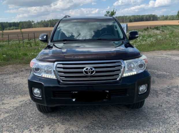 Toyota Land Cruiser J200  Рестайлинг, 2012, пробег 328000 км
