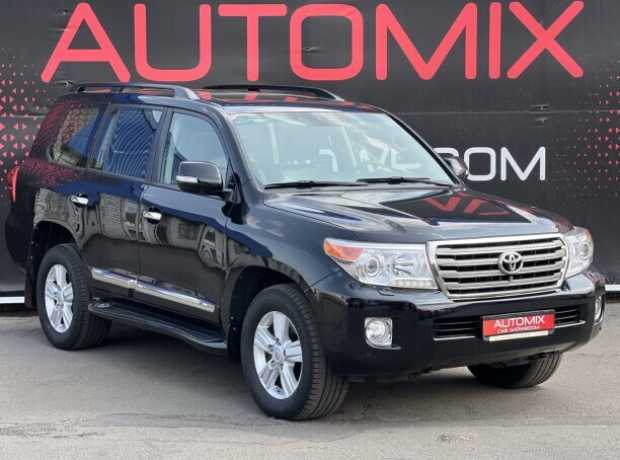 Toyota Land Cruiser J200  Рестайлинг, 2013, пробег 192945 км
