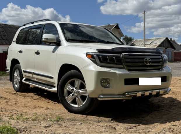 Toyota Land Cruiser J200  Рестайлинг, 2014, пробег 284500 км