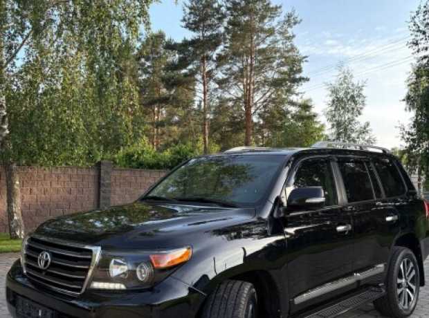 Toyota Land Cruiser J200  Рестайлинг, 2015, пробег 205000 км