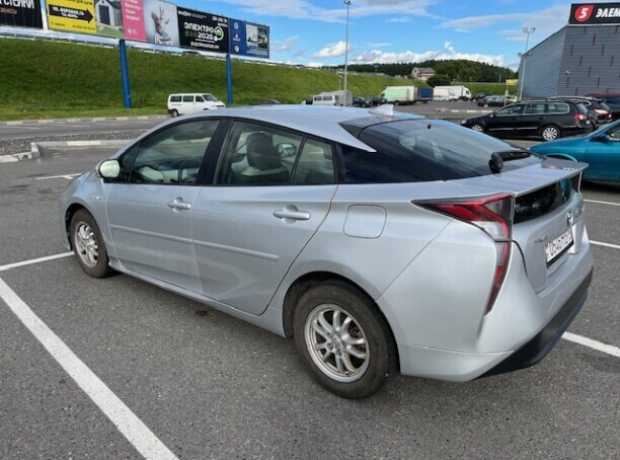 Toyota Prius IV (XW50), 2016, пробег 137000 км