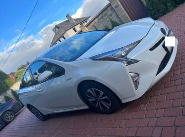Toyota Prius IV (XW50), 2016, пробег 180000 км