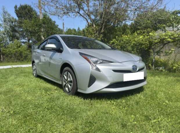 Toyota Prius IV (XW50), 2016, пробег 290000 км