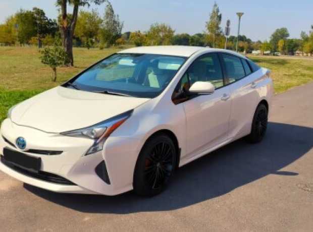 Toyota Prius IV (XW50), 2017, пробег 123000 км