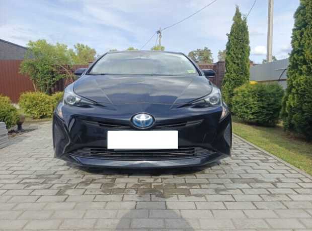 Toyota Prius IV (XW50), 2017, пробег 135000 км Toyota Prius IV (XW50), 2017, пробег 135000 км