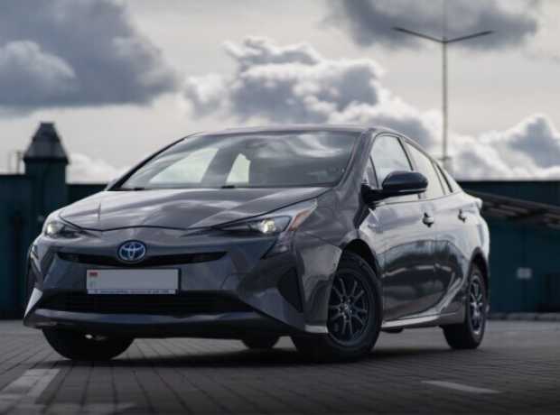 Toyota Prius IV (XW50), 2018, пробег 128000 км