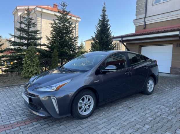 Toyota Prius IV (XW50)  Рестайлинг, 2019, пробег 14800 км