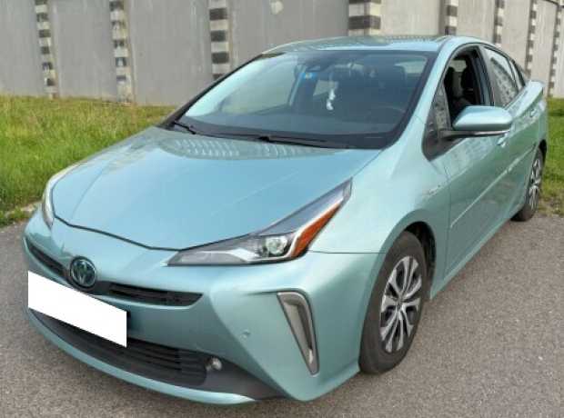 Toyota Prius IV (XW50)  Рестайлинг, 2021, пробег 25500 км