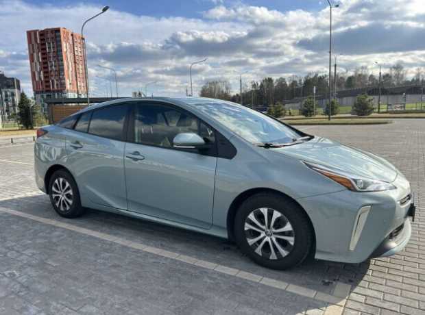 Toyota Prius IV (XW50)  Рестайлинг, 2021, пробег 60000 км