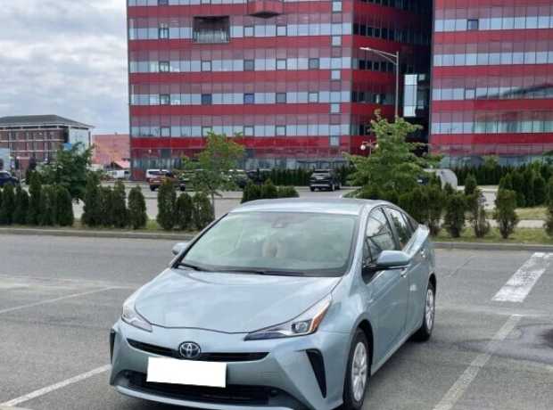 Toyota Prius IV (XW50)  Рестайлинг, 2022, пробег 50000 км