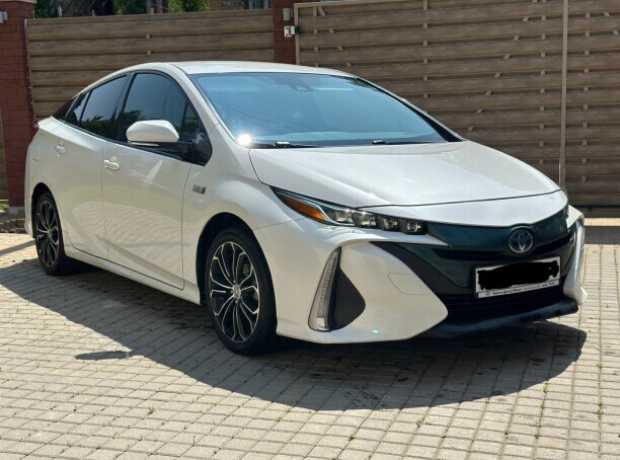 Toyota Prius Prime , 2017, пробег 105000 км