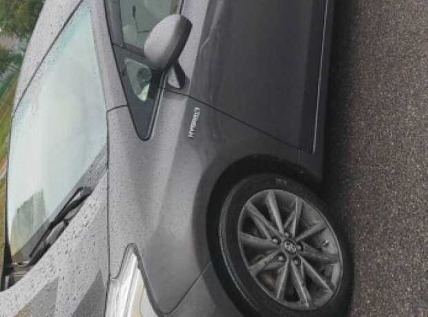 Toyota Prius V(+) ZVW40/41  Рестайлинг, 2015, пробег 196000 км