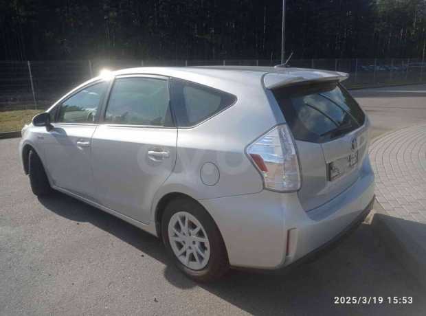 Toyota Prius V(+) ZVW40/41 Рестайлинг