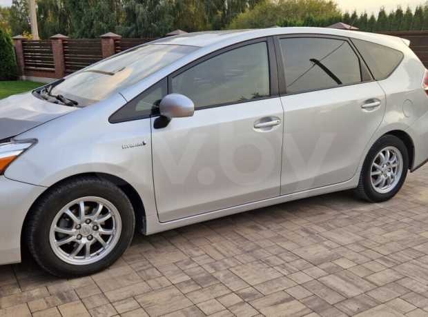 Toyota Prius V(+) ZVW40/41 Рестайлинг