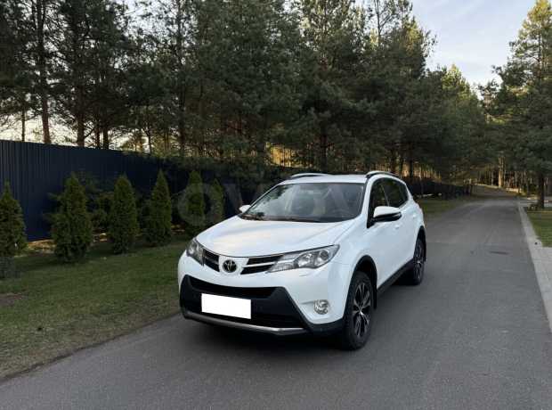 Toyota RAV4 IV (XA40)