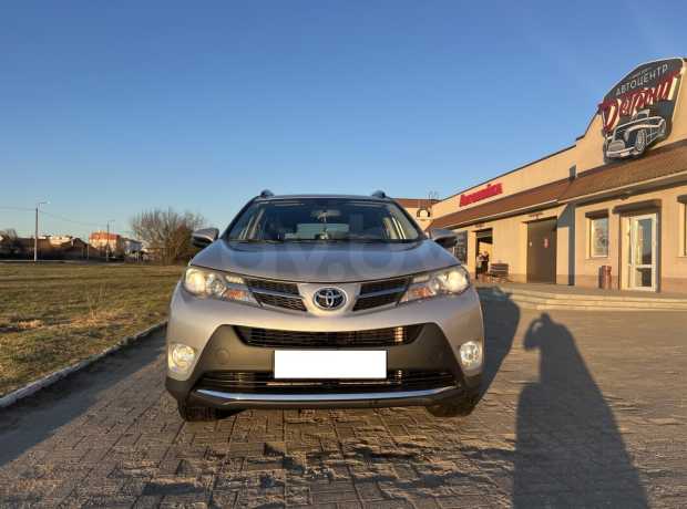 Toyota RAV4 IV (XA40)